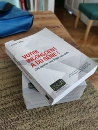 John Grinder, co-créateur de la PNL
